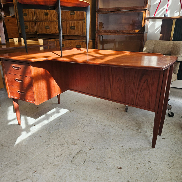 Boomerang Desk by Göran Strand for Lelångs Möbelfabrik