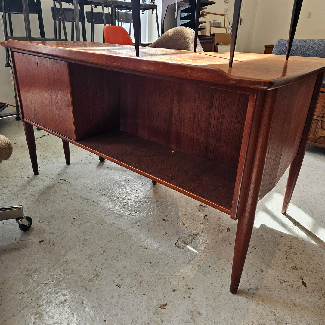 Boomerang Desk by Göran Strand for Lelångs Möbelfabrik